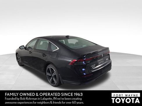 Used 2025 Honda Accord Sport image 9