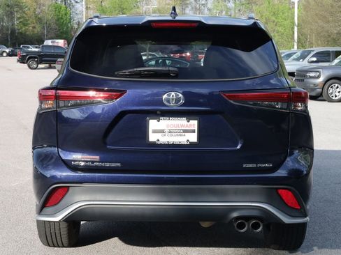 Used 2023 Toyota Highlander XSE AWD/4WD image 5