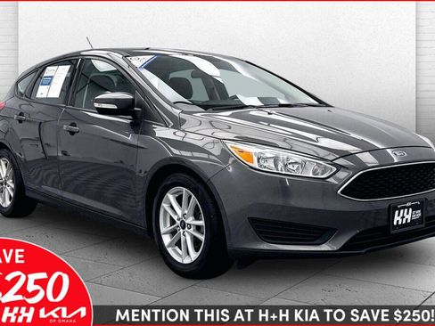 Used 2016 Ford Focus SE w/ SE Cold Weather Package image 1