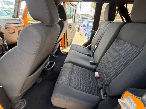 Used 2012 Jeep Wrangler Unlimited Sport image 22