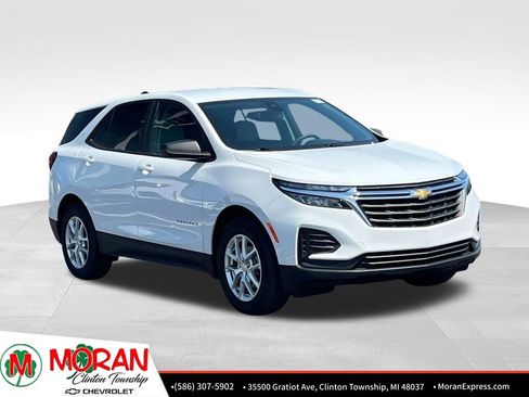 Certified 2024 Chevrolet Equinox LS w/ LS Convenience Package FWD image 8