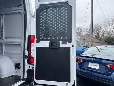 Used 2024 RAM ProMaster 2500 w/ Convenience Group image 25