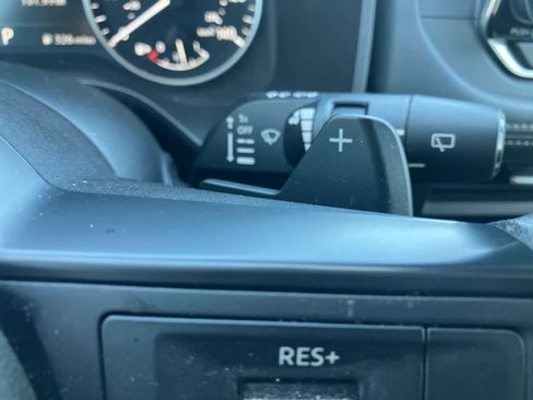Used 2024 Nissan Rogue SV FWD image 20