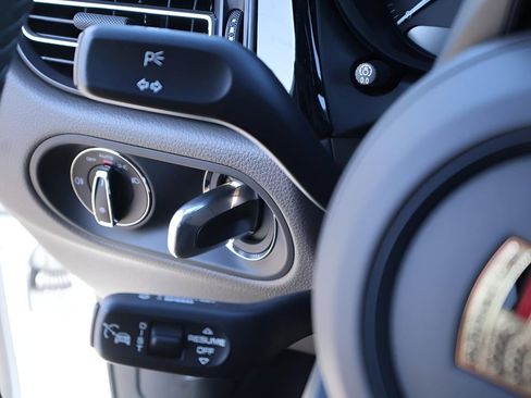 New 2026 Porsche Macan image 31