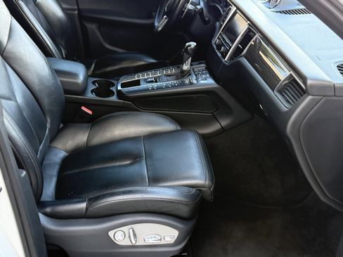 Used 2015 Porsche Macan S AWD/4WD image 32