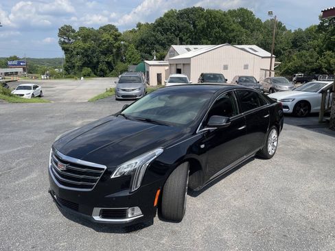 Used 2019 Cadillac XTS Luxury FWD image 3
