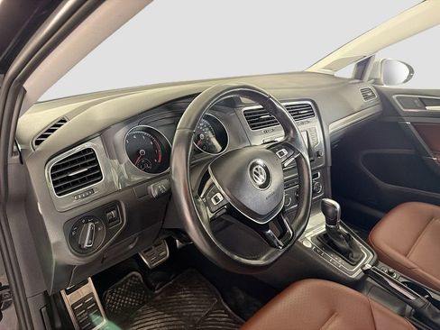 Used 2017 Volkswagen Golf Alltrack SE image 9