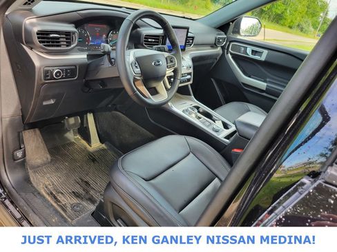 Used 2023 Ford Explorer XLT w/ Equipment Group 202A AWD/4WD image 9