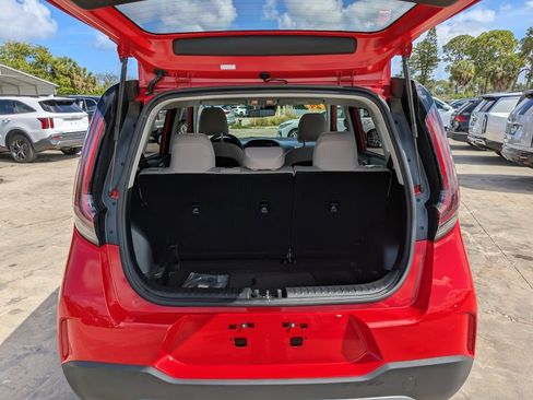 Certified 2024 Kia Soul LX FWD image 12
