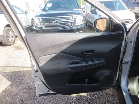 Used 2020 Nissan Kicks S FWD image 16