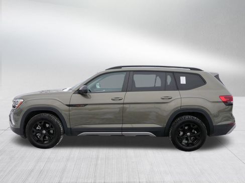 Certified 2024 Volkswagen Atlas Peak Edition SEL image 4