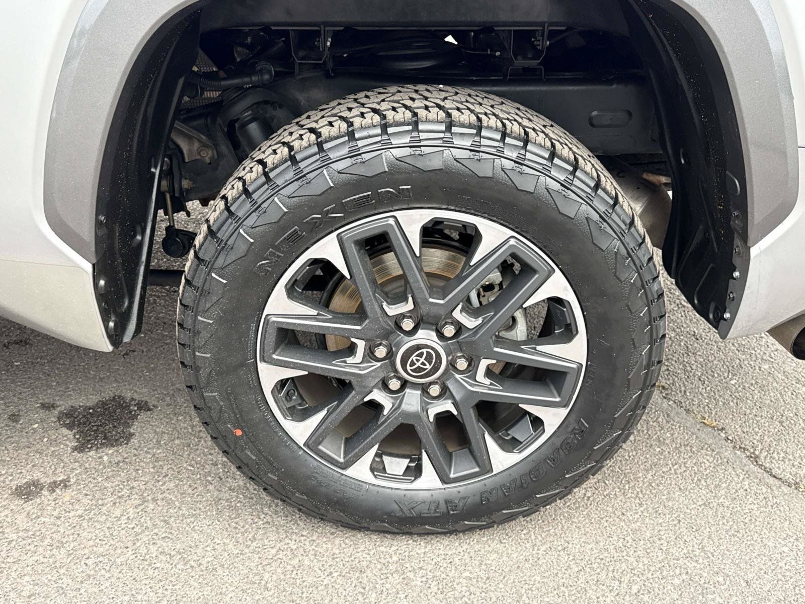 Used 2024 Toyota Tundra Limited AWD/4WD image 7