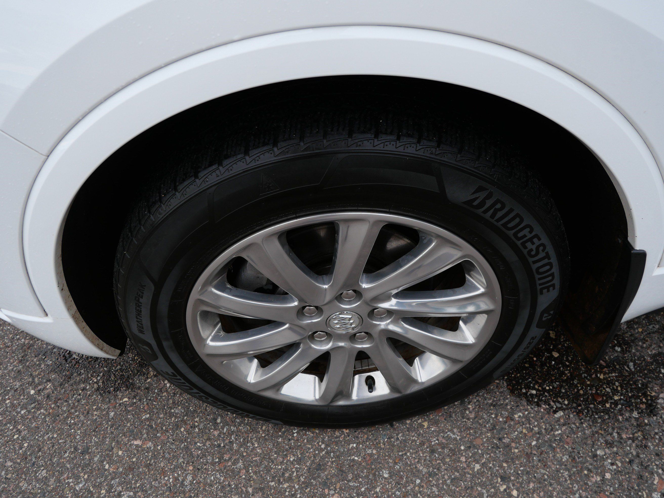 Used 2020 Buick Envision Essence AWD/4WD image 16