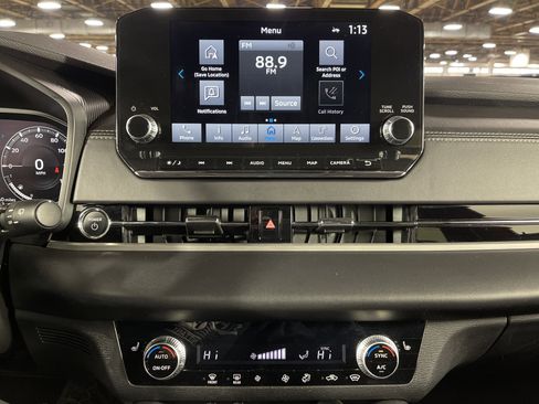 Used 2024 Mitsubishi Outlander SE image 23