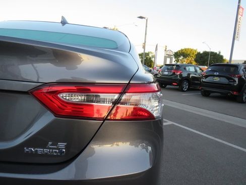 Used 2020 Toyota Camry LE image 11