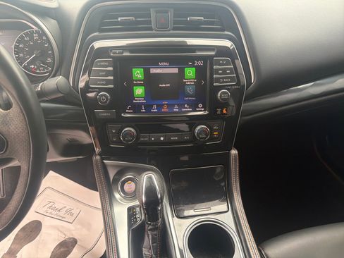 Used 2023 Nissan Maxima SR w/ Sport Mat Group image 33