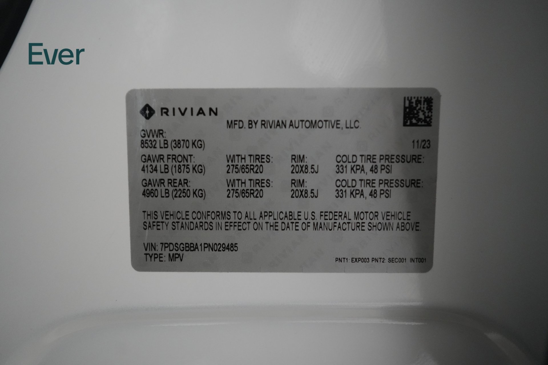 Used 2023 Rivian R1S Adventure Dual AWD/4WD image 32