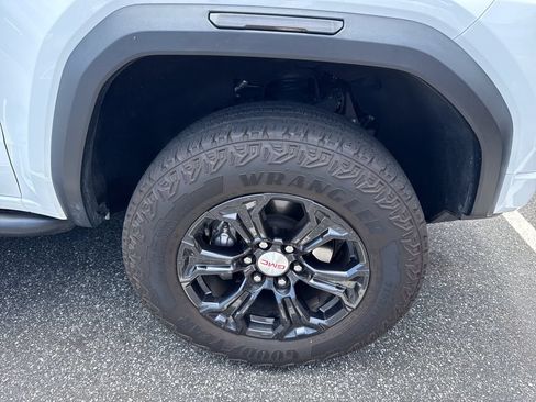 Used 2023 GMC Canyon Elevation w/ Elevation Premium Package RWD image 5
