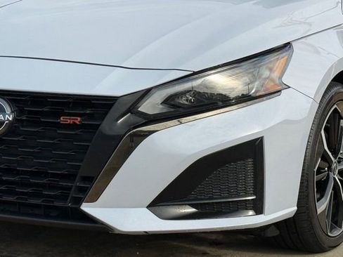 Used 2024 Nissan Altima 2.5 SR image 12