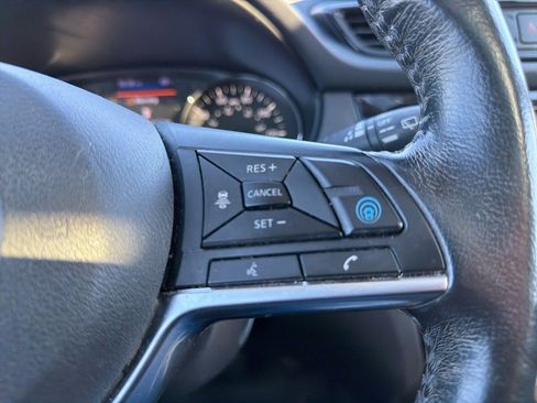 Used 2018 Nissan Rogue SL w/ Premium Package image 14