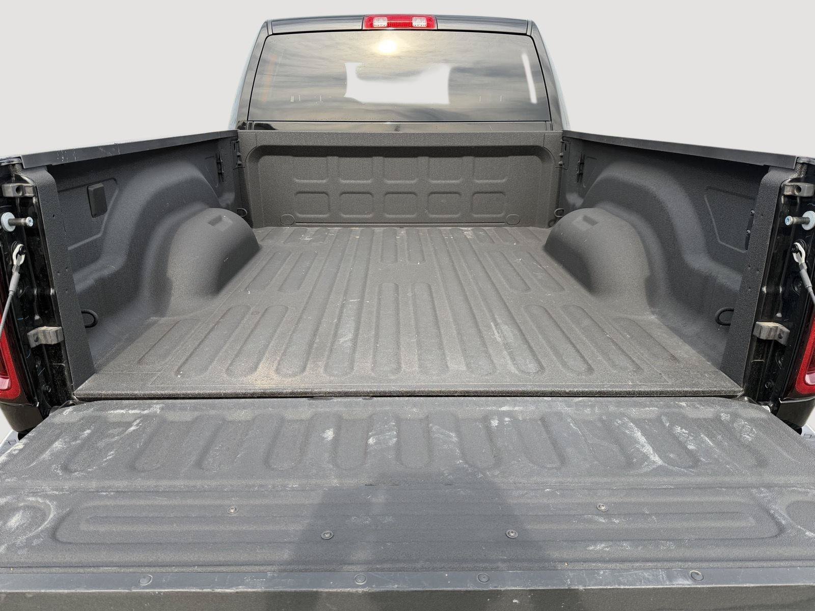 Used 2026 RAM 2500 Big Horn AWD/4WD image 4