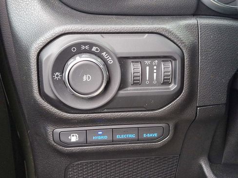 Used 2021 Jeep Wrangler Unlimited Sahara w/ Cold Weather Group image 26