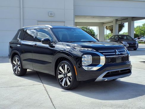 Used 2026 Mitsubishi Outlander SEL FWD image 5
