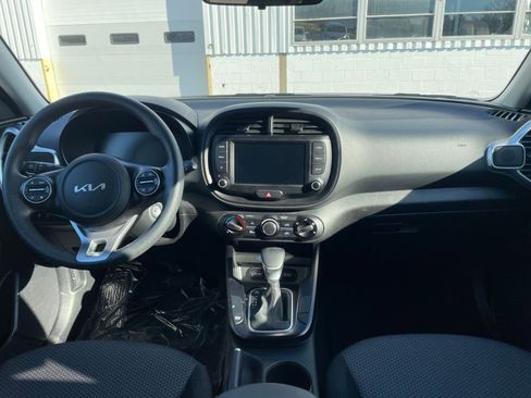 Used 2025 Kia Soul LX w/ LX Technology Package image 31