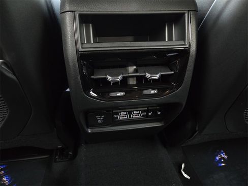 New 2025 Jeep Grand Cherokee Overland w/ Luxury Tech Group IV image 14