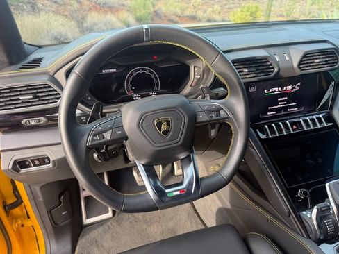 Used 2023 Lamborghini Urus S AWD/4WD image 18