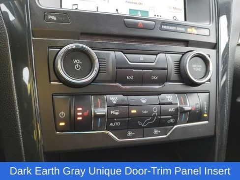 Used 2017 Ford Explorer XLT w/ Equipment Group 202A image 26