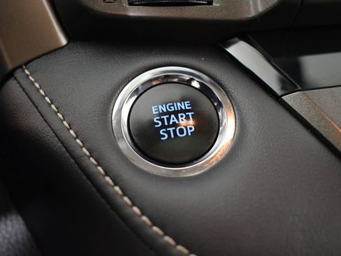 Used 2015 Toyota RAV4 Limited image 23