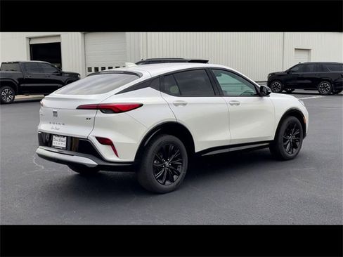 Used 2024 Buick Envista Sport Touring w/ Convenience I Package image 8