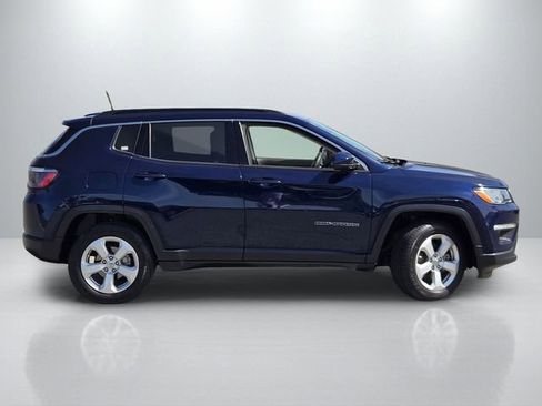 Used 2021 Jeep Compass Latitude FWD image 3