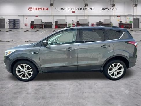 Used 2018 Ford Escape SE FWD image 3