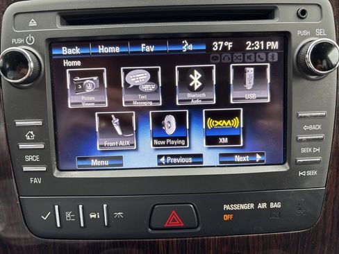 Used 2017 Chevrolet Traverse LT w/ Style and Technology Package image 37