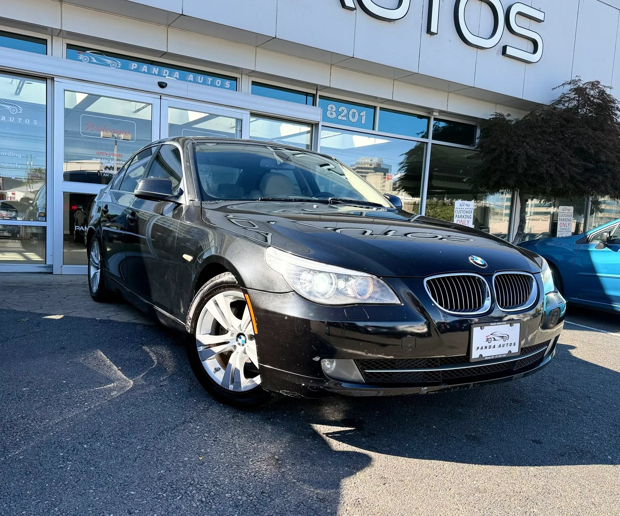 Used 2010 BMW 528i Sedan RWD image 1
