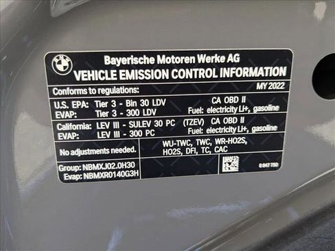 Used 2022 BMW 530e w/ Premium Package image 27