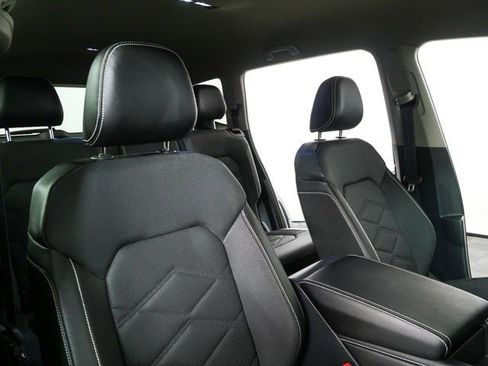 Used 2024 Volkswagen Atlas SE image 21