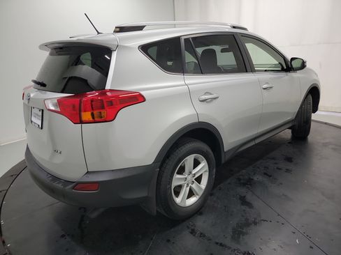 Used 2013 Toyota RAV4 XLE image 9