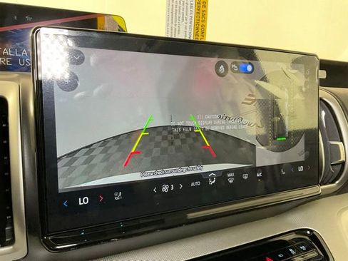 New 2025 Ford Expedition Active image 25