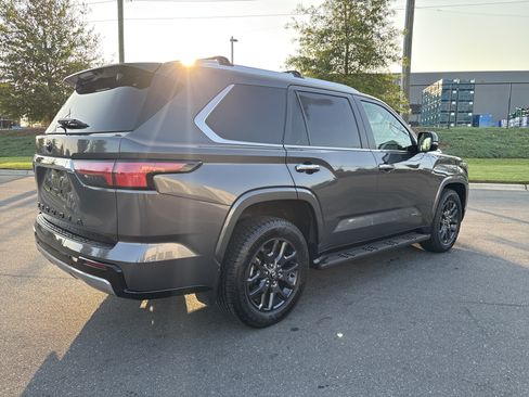Used 2024 Toyota Sequoia Limited w/ Tow Technology Package AWD/4WD image 9