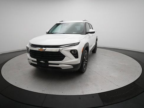 Used 2025 Chevrolet TrailBlazer LT image 32