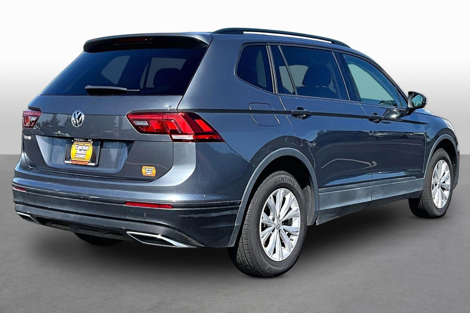 Used 2019 Volkswagen Tiguan S FWD image 2