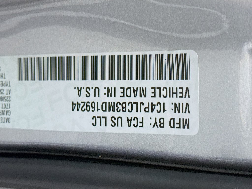 Used 2021 Jeep Cherokee Latitude FWD image 33