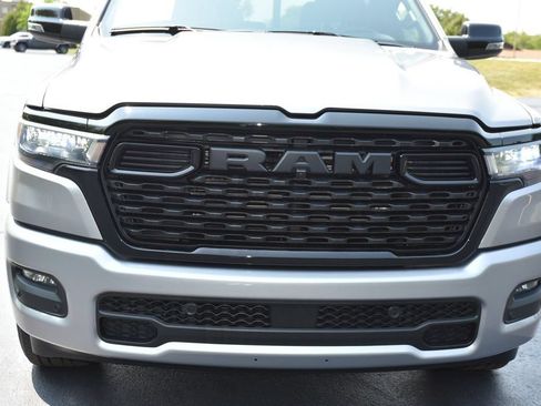 Used 2025 RAM 1500 Big Horn AWD/4WD image 3