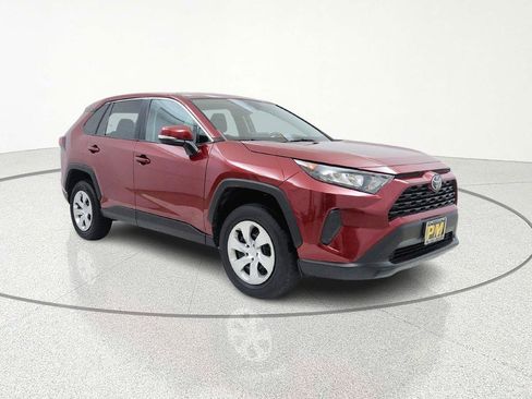 Used 2022 Toyota RAV4 LE image 1