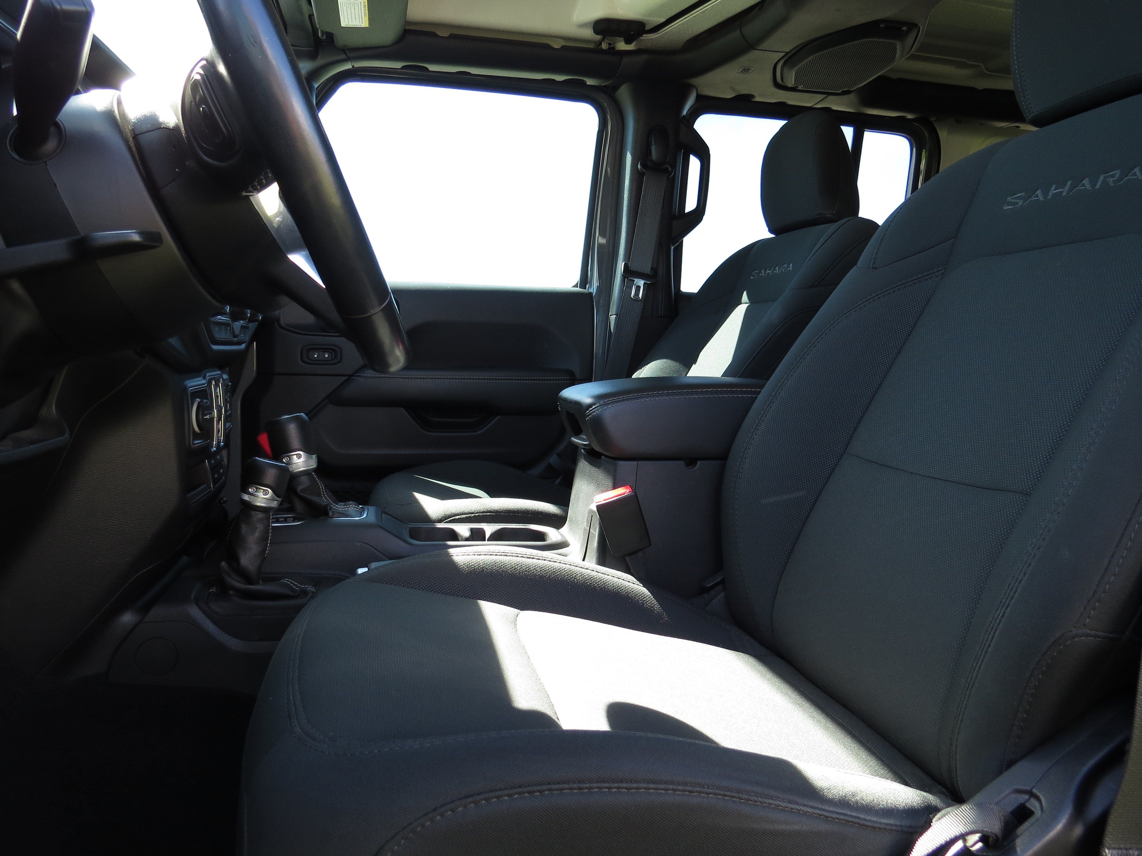 Used 2023 Jeep Wrangler Unlimited Sahara w/ Dual Top Group AWD/4WD image 12