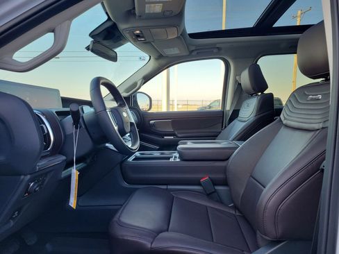 New 2025 Ford Expedition Platinum w/ Platinum Ultimate Package image 16