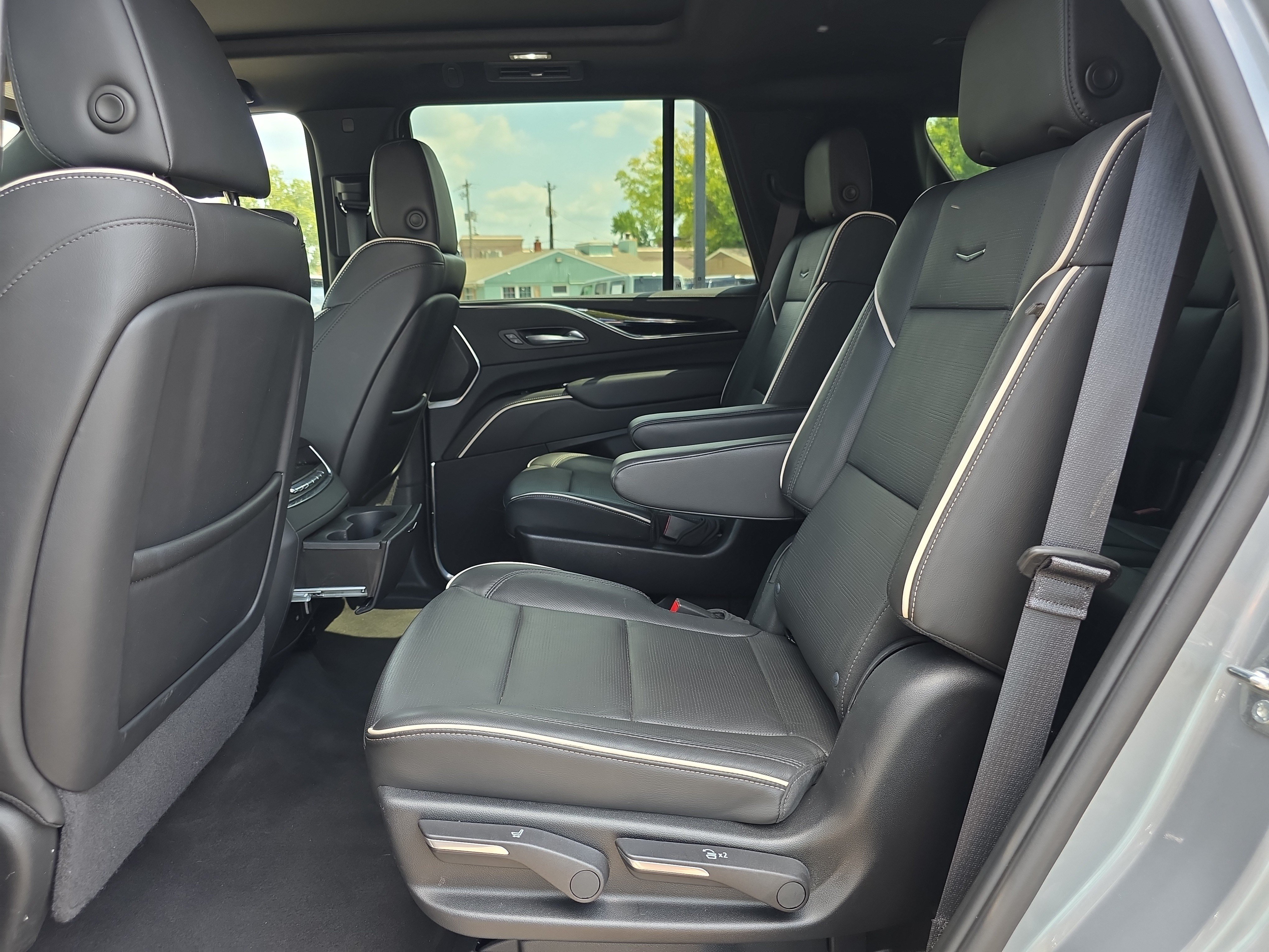 Used 2024 Cadillac Escalade Sport AWD/4WD image 11